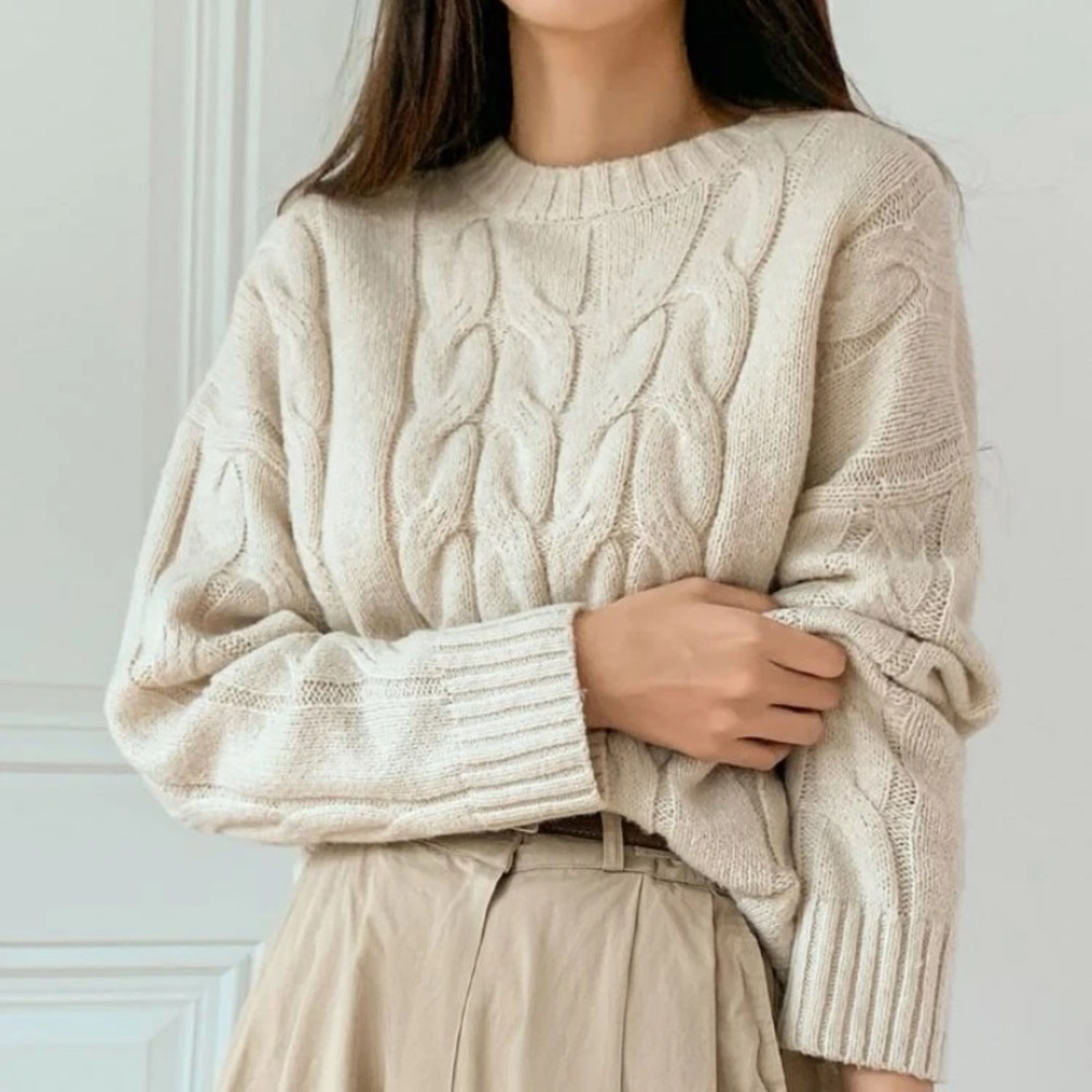 NWT Cable Knit Sweater